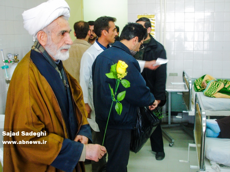 	گزارش تصویری دیدارجمعی از مسئولین با تعدادی از بیماران بیمارستان سیدالشهداء/یادایام